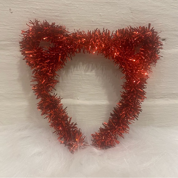 Bundle of Christmas headbands and a Santa hat 🎅 - Picture 5 of 7